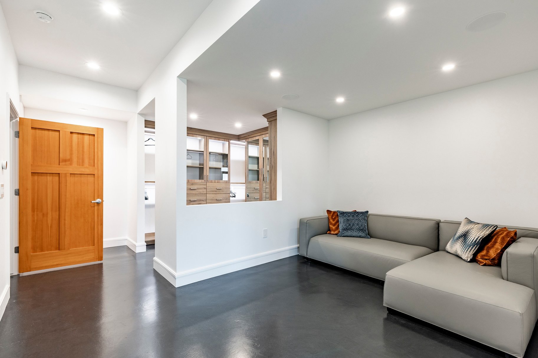  Stunning Contemporary Home with Commanding Views - 物件實景