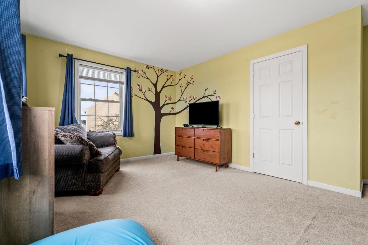 Epping, New Hampshire, 03042, United States, 3 Bedrooms Bedrooms, ,2 BathroomsBathrooms,Residential,For Sale,1862323