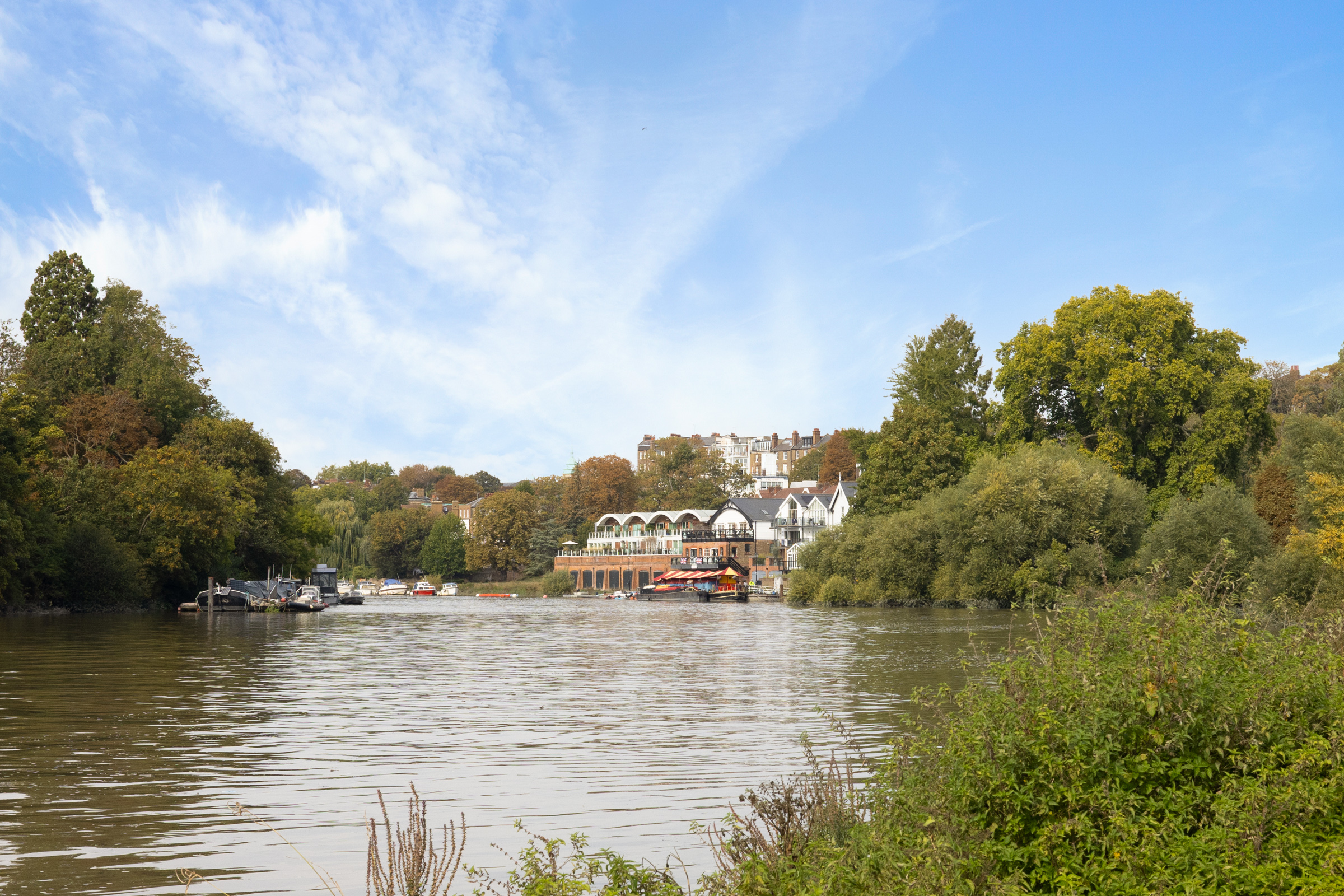  A Riverside Richmond Apartment with a Vast Wraparound Terrace - 物件實景