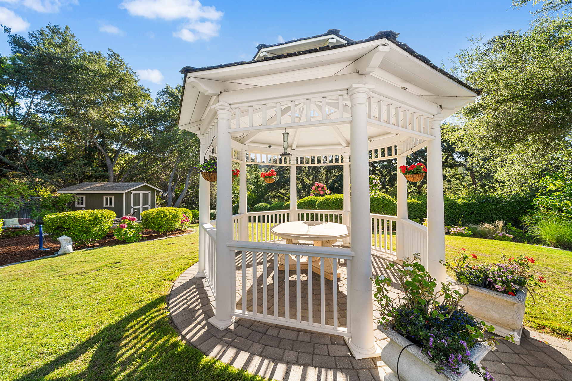 Stunning Saratoga Estate on Expansive Private Grounds - 物件實景