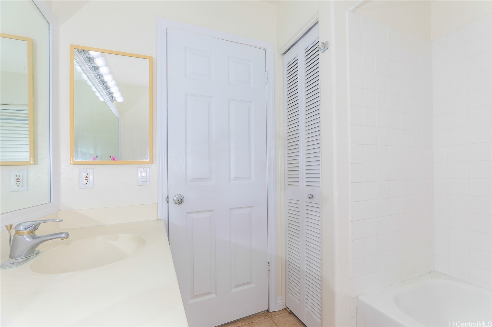 Ewa Beach, Hawaii, 96706, United States, 4 Bedrooms Bedrooms, ,3 BathroomsBathrooms,Residential,For Sale,1940576