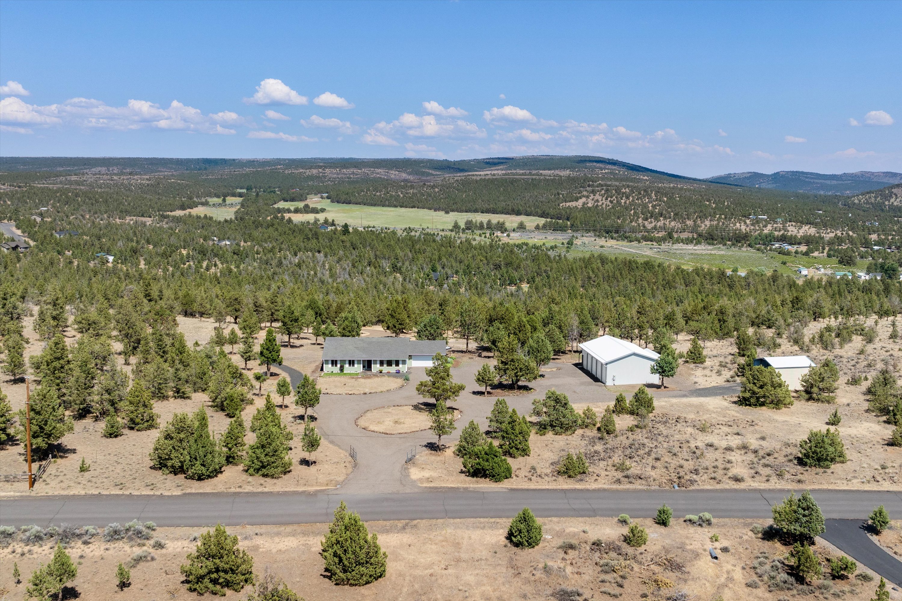 Prineville, Oregon, 97754, United States, 3 Bedrooms Bedrooms, ,2 BathroomsBathrooms,Residential,For Sale,1849917