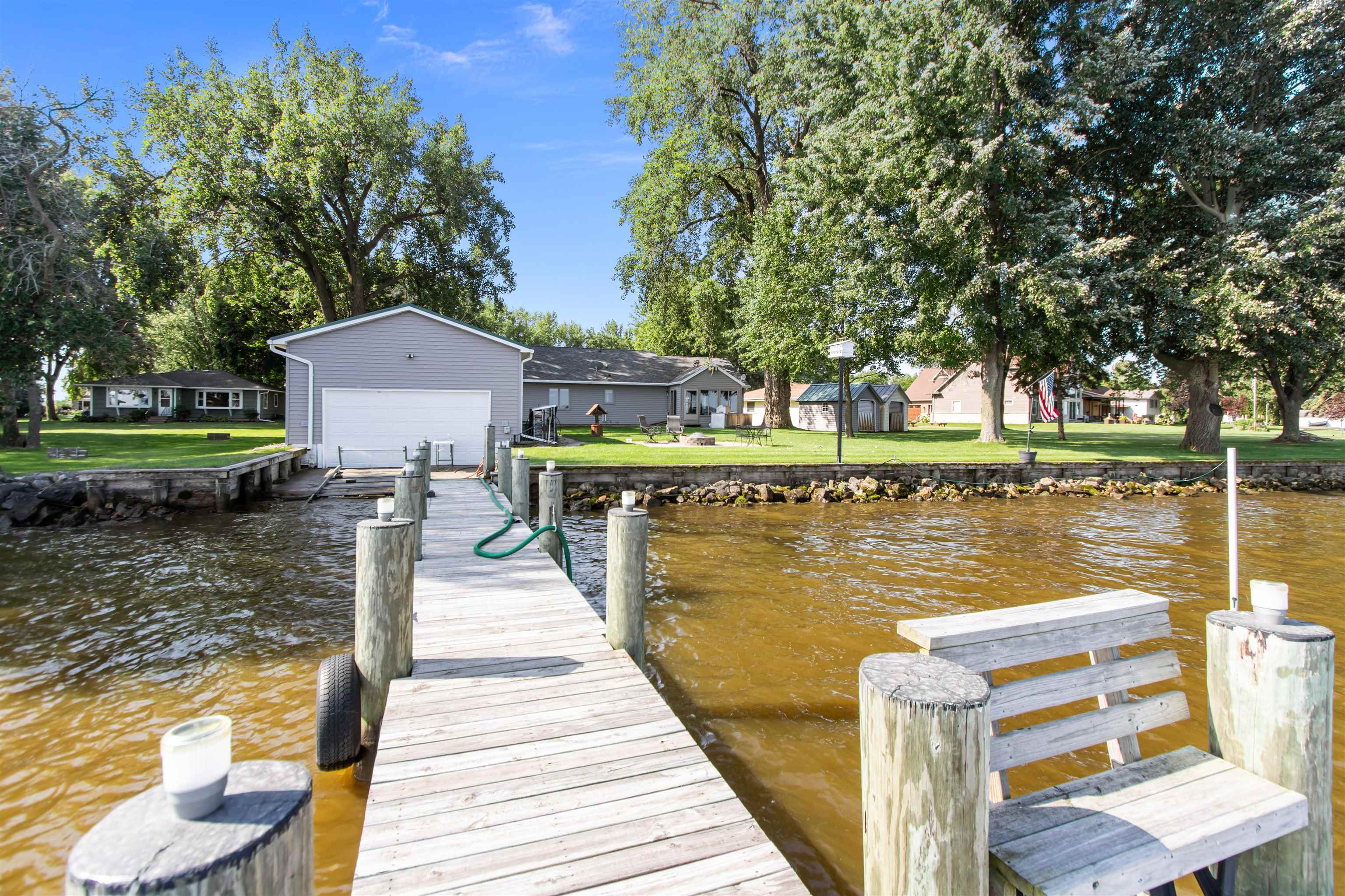 WINNECONNE, Wisconsin, 54986, United States, 2 Bedrooms Bedrooms, ,2 BathroomsBathrooms,Residential,For Sale,1926220