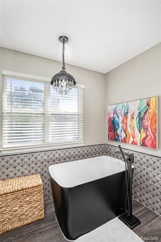 Wixom, Michigan, 48393, United States, 5 Bedrooms Bedrooms, ,4 BathroomsBathrooms,Residential,For Sale,1930783