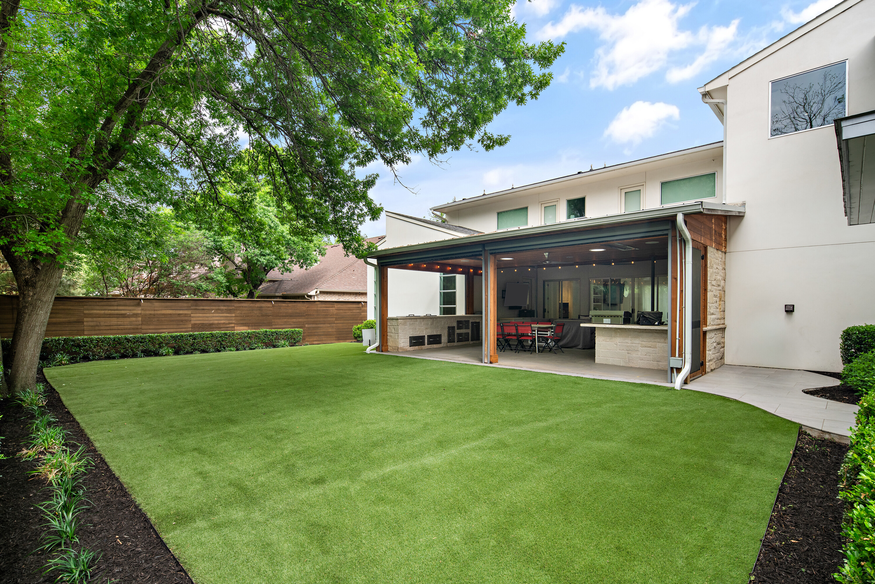  Modern, Distinctive, and Thoughtfully Designed in Melshire Estates - 物件實景