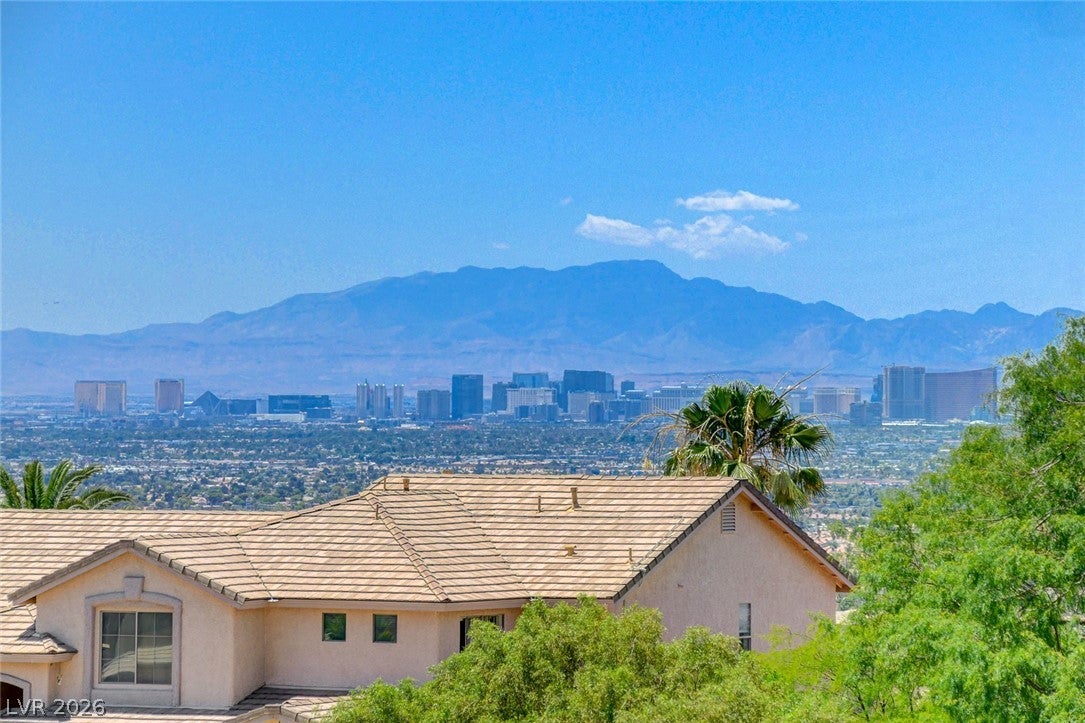 Las Vegas, Nevada, 89110, United States, 5 Bedrooms Bedrooms, ,3 BathroomsBathrooms,Residential,For Sale,2048091