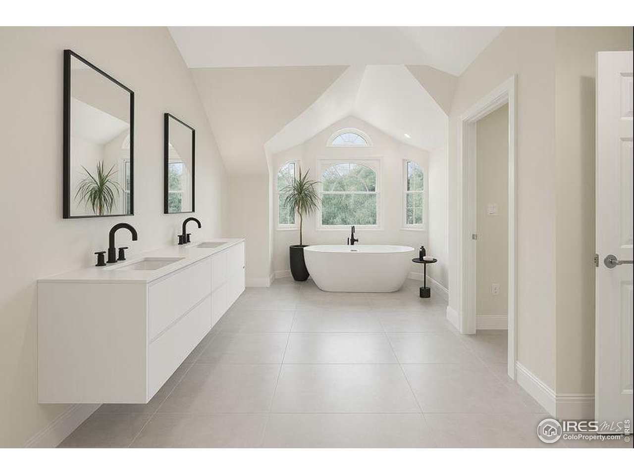 Lafayette, Colorado, 80026, United States, 5 Bedrooms Bedrooms, ,5 BathroomsBathrooms,Residential,For Sale,1991447