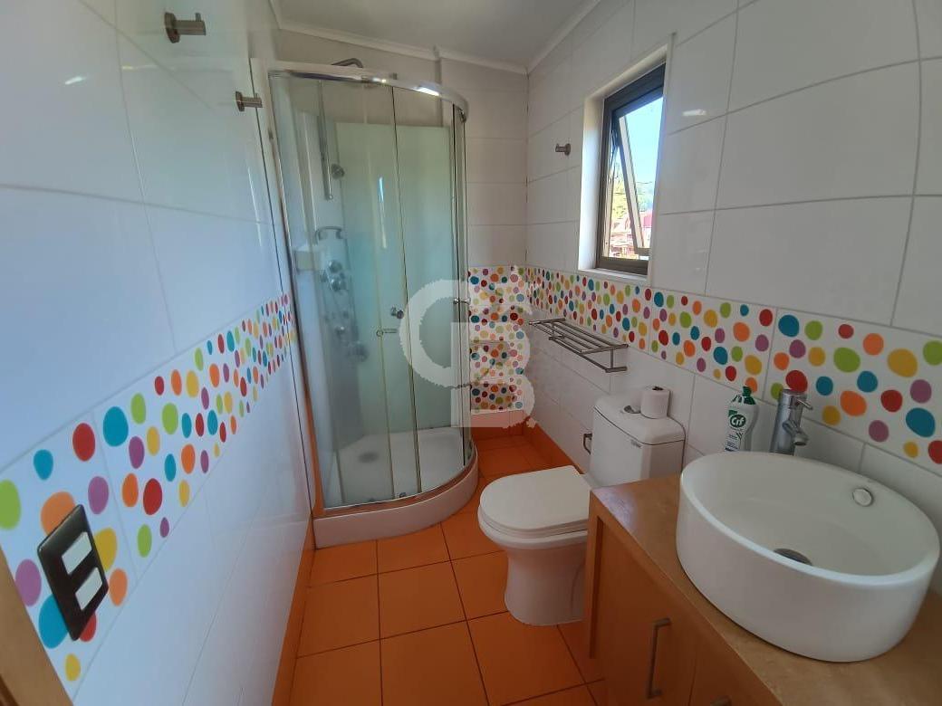 Puerto Montt, Chile, 5 Bedrooms Bedrooms, ,3 BathroomsBathrooms,Residential,For Sale,1998217