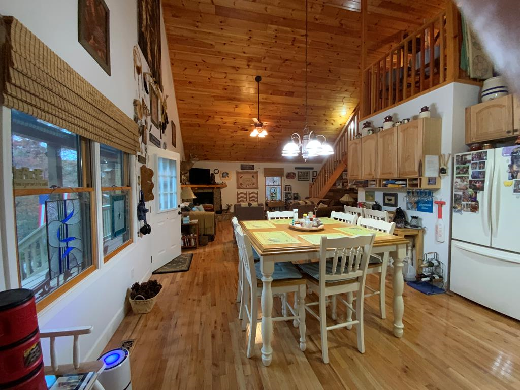 Ellijay, Georgia, 30540, United States, 3 Bedrooms Bedrooms, ,3 BathroomsBathrooms,Residential,For Sale,1859130