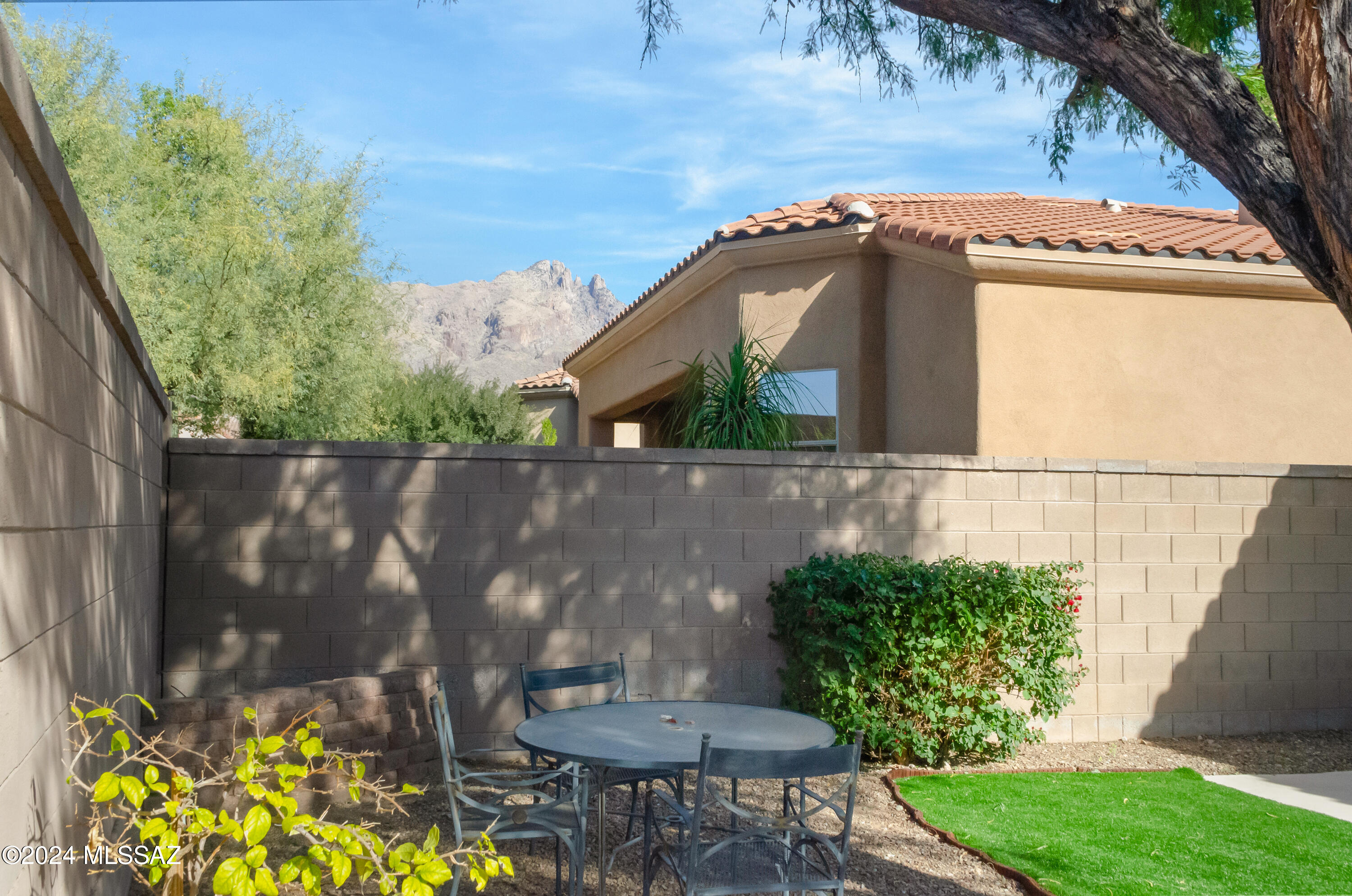 Tucson, Arizona, 85718, United States, 3 Bedrooms Bedrooms, ,2 BathroomsBathrooms,Residential,For Sale,1847583