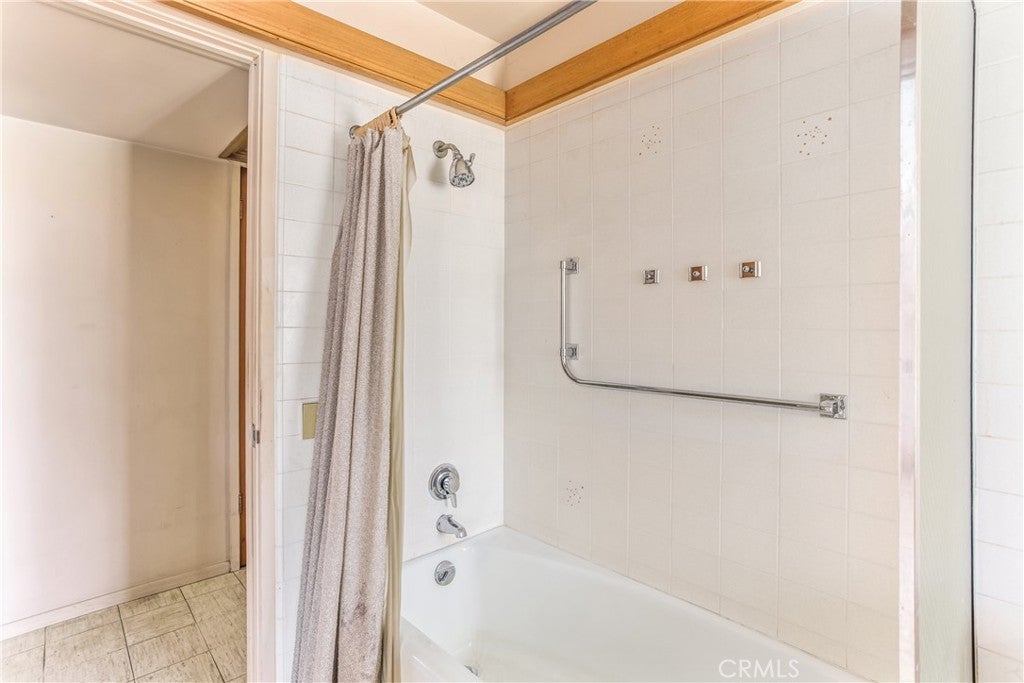 Redlands, California, 92373, United States, 4 Bedrooms Bedrooms, ,1 BathroomBathrooms,Residential,For Sale,1899993