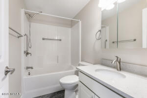 Yakima, Washington, 98901, United States, 3 Bedrooms Bedrooms, ,3 BathroomsBathrooms,Residential,For Sale,1729945