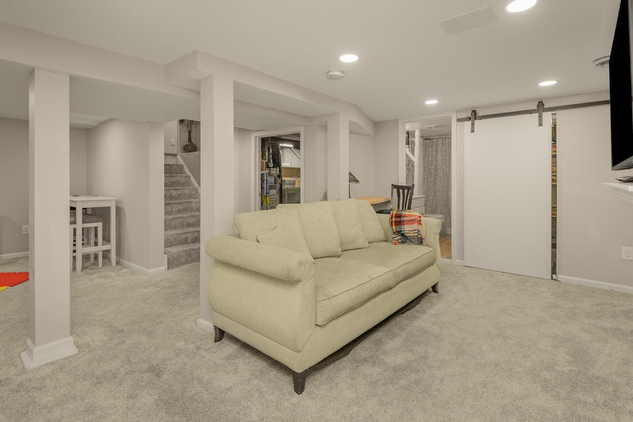 Saint Paul, Minnesota, 55104, United States, 5 Bedrooms Bedrooms, ,3 BathroomsBathrooms,Residential,For Sale,1947967