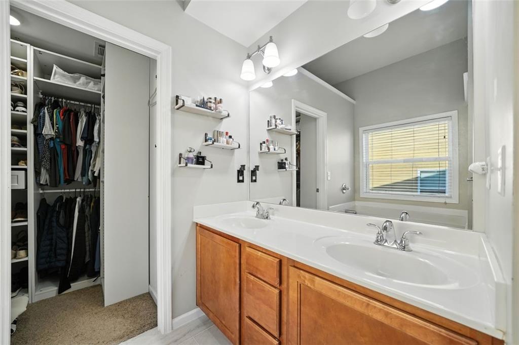 Cumming, Georgia, 30040, United States, 3 Bedrooms Bedrooms, ,3 BathroomsBathrooms,Residential,For Sale,1949394