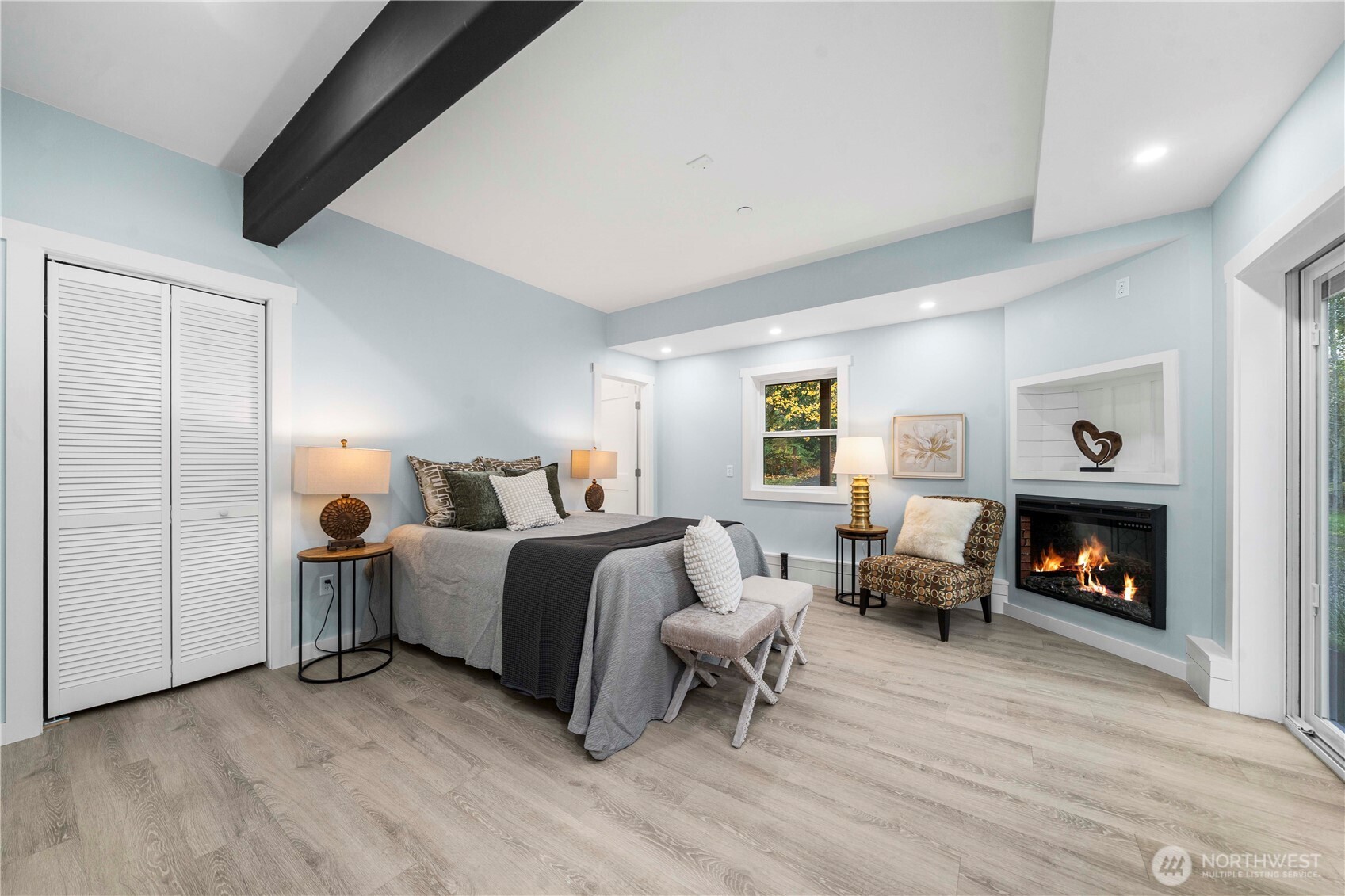 Fall City, Washington, 98025, United States, 2 Bedrooms Bedrooms, ,3 BathroomsBathrooms,Residential,For Sale,1987956