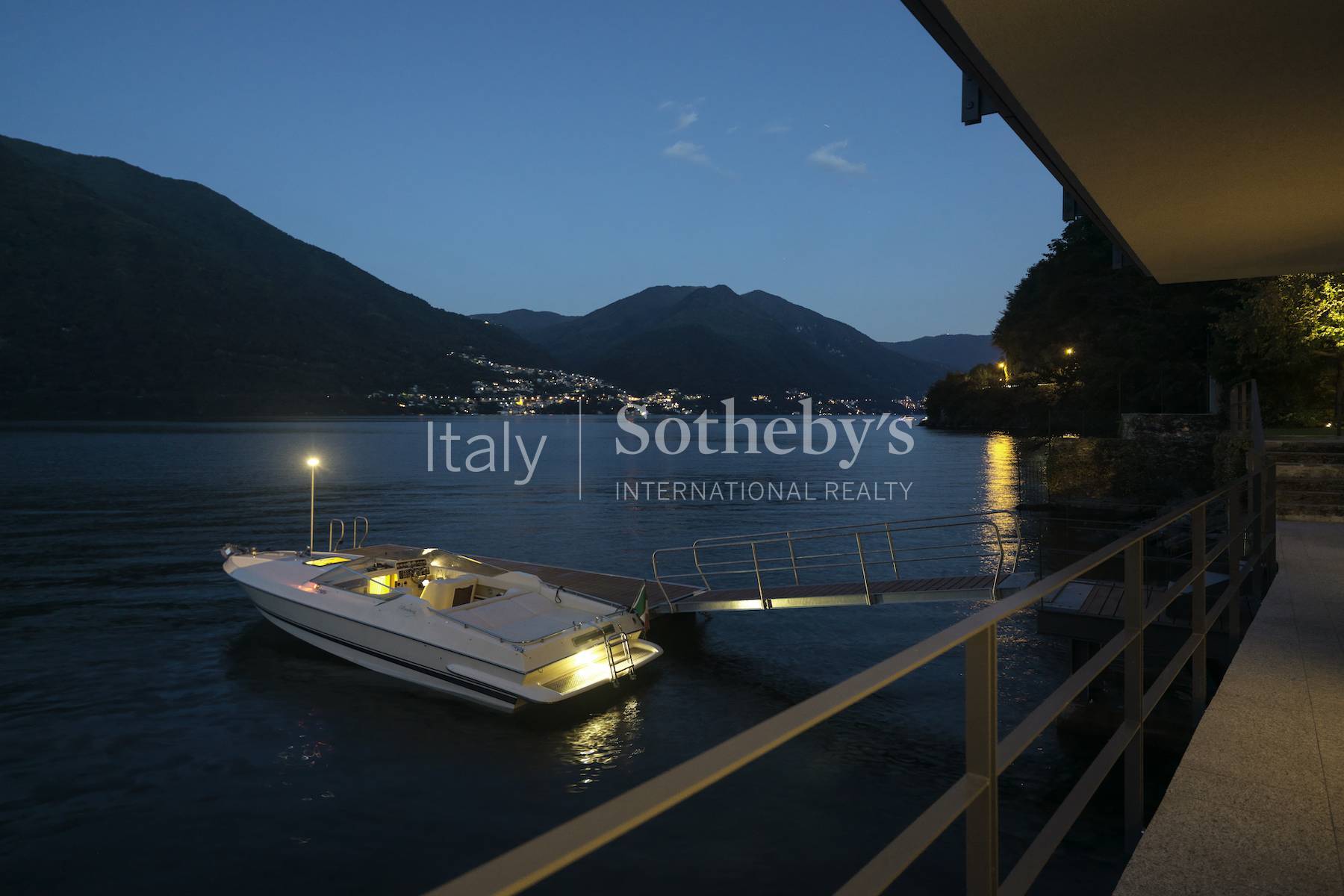  Incredible newly built villa with enchanting lake view - 物件實景