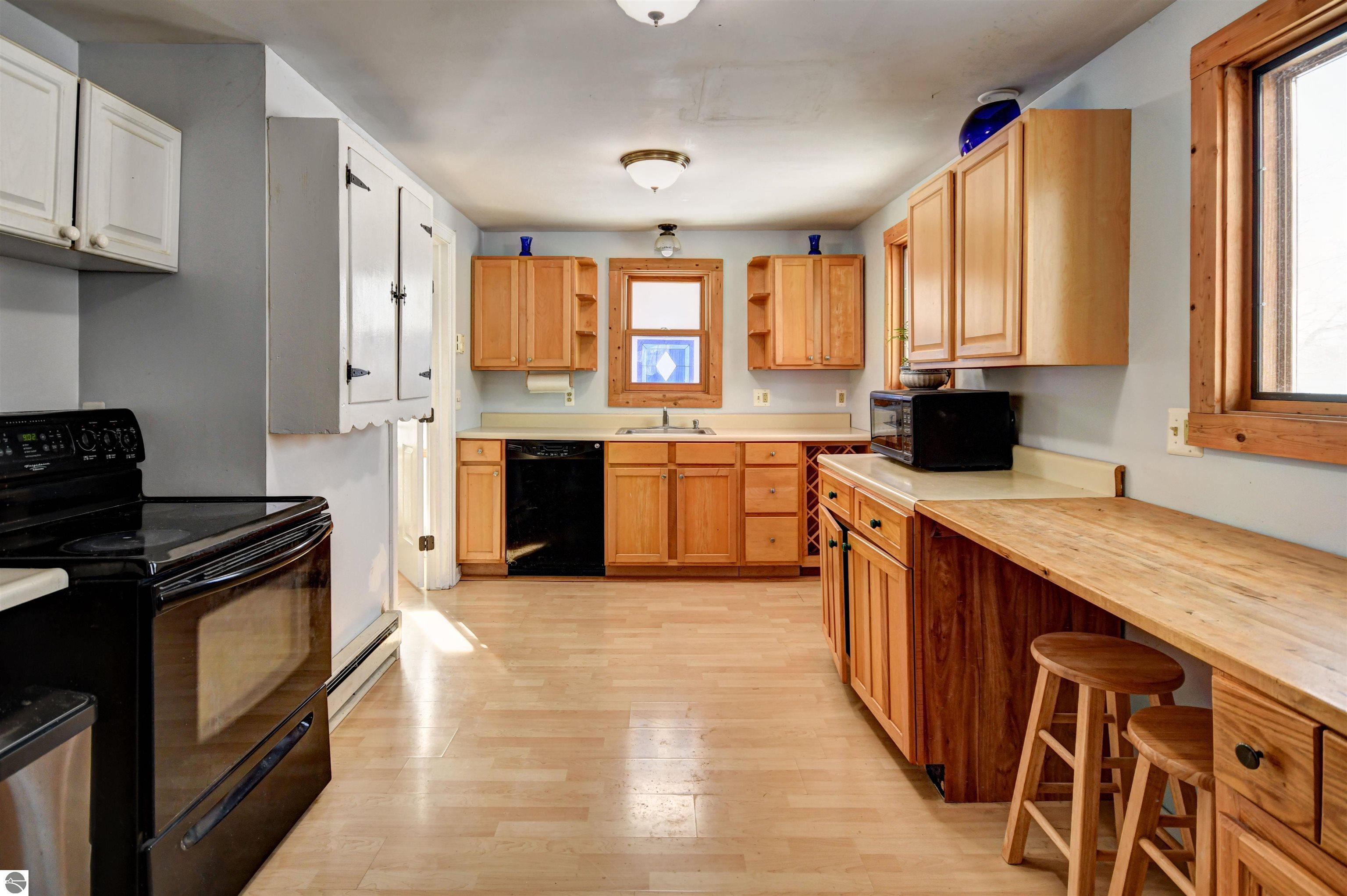 Traverse City, Michigan, 49686, United States, 3 Bedrooms Bedrooms, ,2 BathroomsBathrooms,Residential,For Sale,1819193