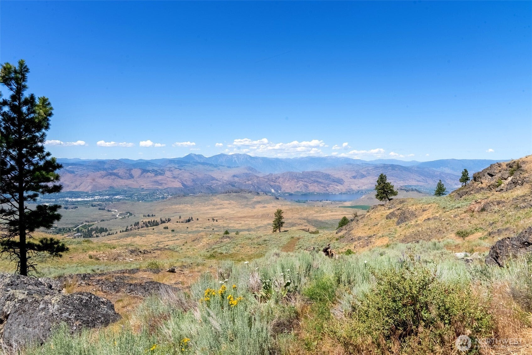 Oroville, Washington, 98844, United States, 1 Bedroom Bedrooms, ,Residential,For Sale,1882313