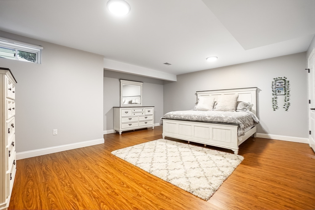 Newton, Massachusetts, 02460, United States, 4 Bedrooms Bedrooms, ,5 BathroomsBathrooms,Residential,For Sale,1929492