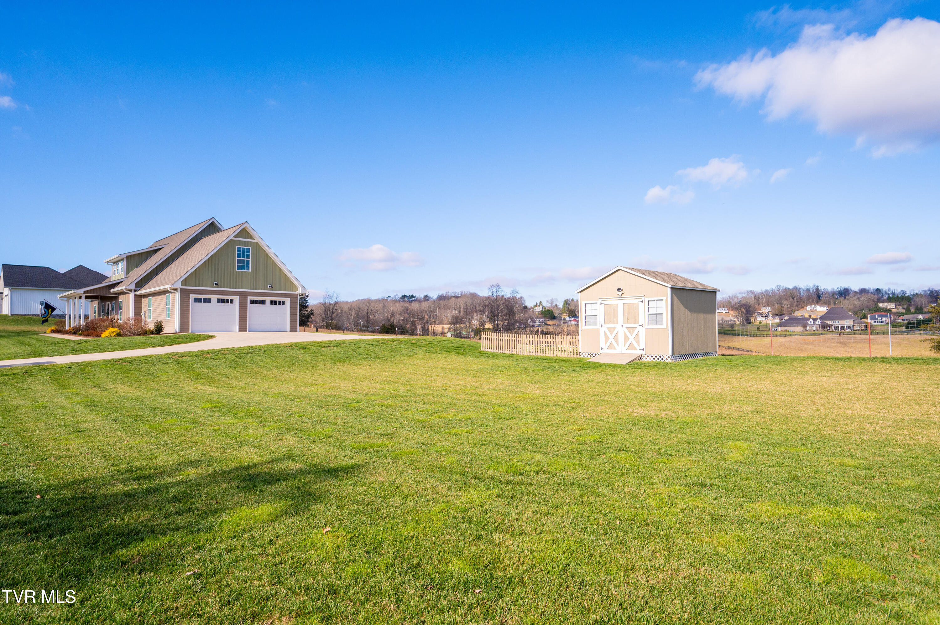 Greeneville, Tennessee, 37745, United States, 4 Bedrooms Bedrooms, ,3 BathroomsBathrooms,Residential,For Sale,2005652