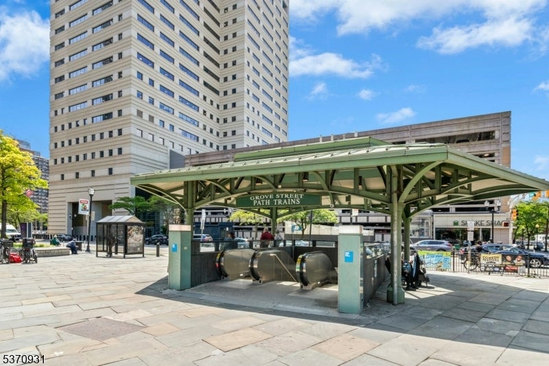 Jersey City, New Jersey, 07302, United States, 1 Bedroom Bedrooms, ,2 BathroomsBathrooms,Residential,For Sale,1942665