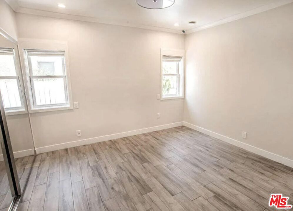 Los Angeles, California, 90048, United States, 3 Bedrooms Bedrooms, ,2 BathroomsBathrooms,Residential,For Sale,1919092