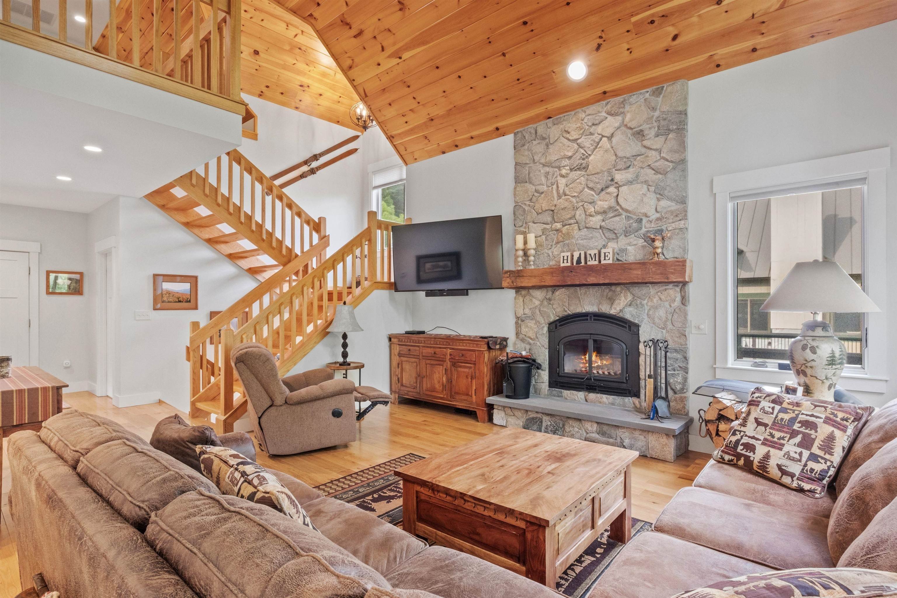 Lincoln, New Hampshire, 03251, United States, 5 Bedrooms Bedrooms, ,3 BathroomsBathrooms,Residential,For Sale,1981884