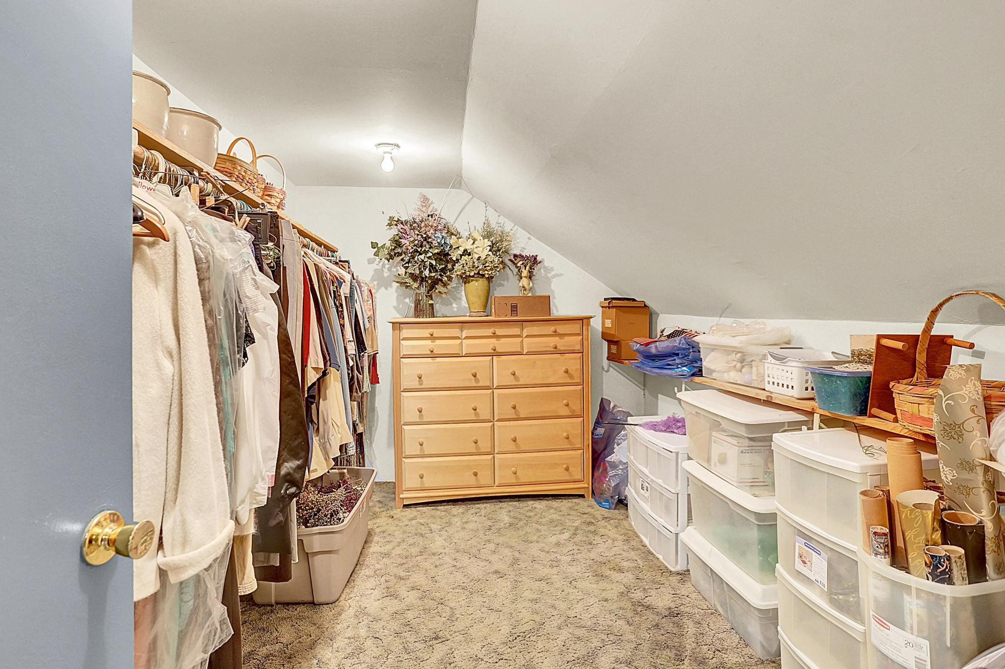 Thompsontown, Pennsylvania, 17094, United States, 4 Bedrooms Bedrooms, ,3 BathroomsBathrooms,Residential,For Sale,1981637