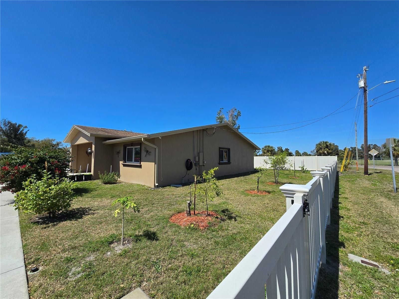 CLEARWATER, Florida, 33765, United States, 5 Bedrooms Bedrooms, ,3 BathroomsBathrooms,Residential,For Sale,2006178