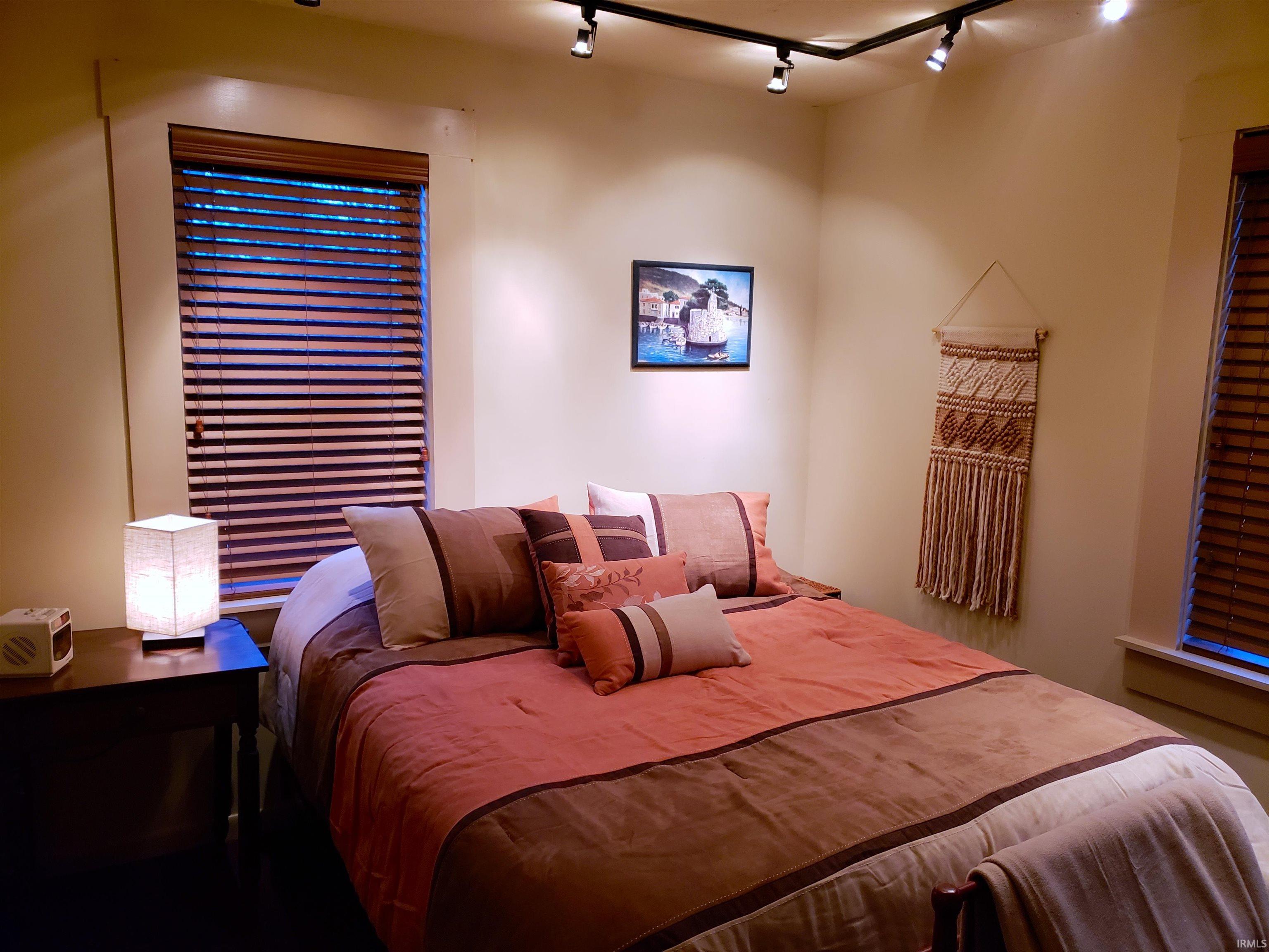 Bloomington, Indiana, 47408, United States, 2 Bedrooms Bedrooms, ,5 BathroomsBathrooms,Residential,For Sale,2009264