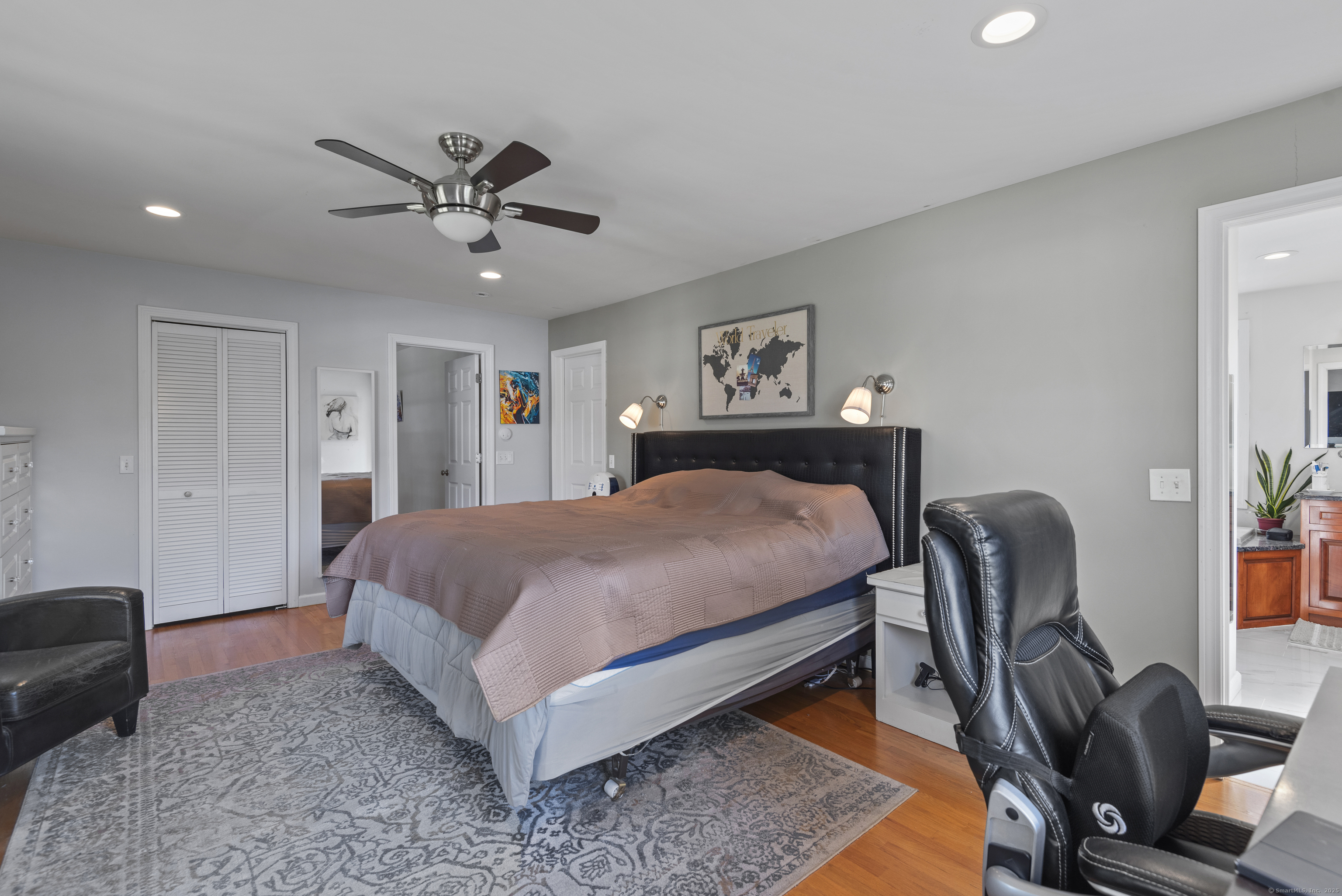 Milford, Connecticut, 06460, United States, 4 Bedrooms Bedrooms, ,3 BathroomsBathrooms,Residential,For Sale,1848853
