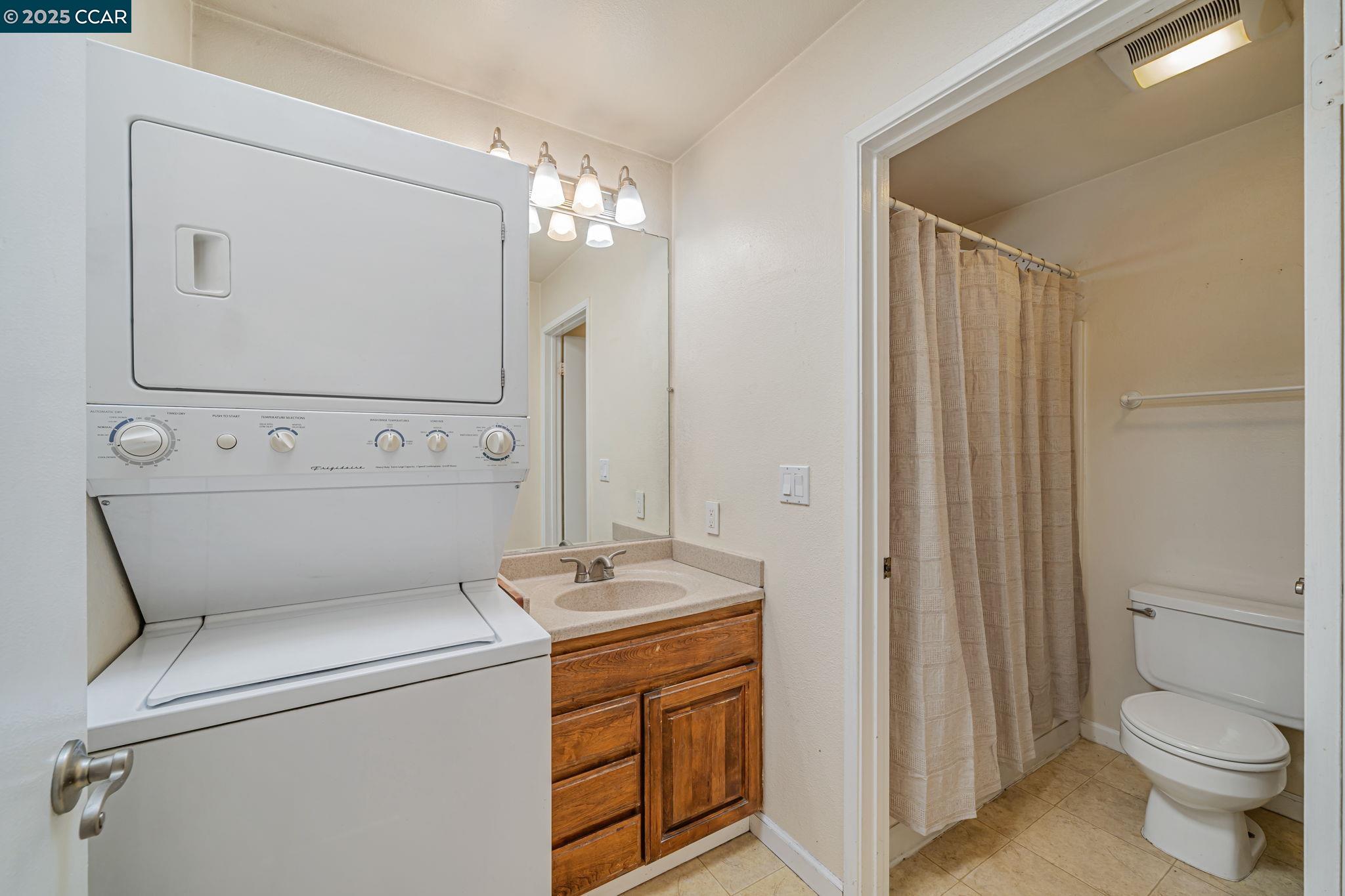Pleasanton, California, 94566, United States, 1 Bedroom Bedrooms, ,1 BathroomBathrooms,Residential,For Sale,1897096