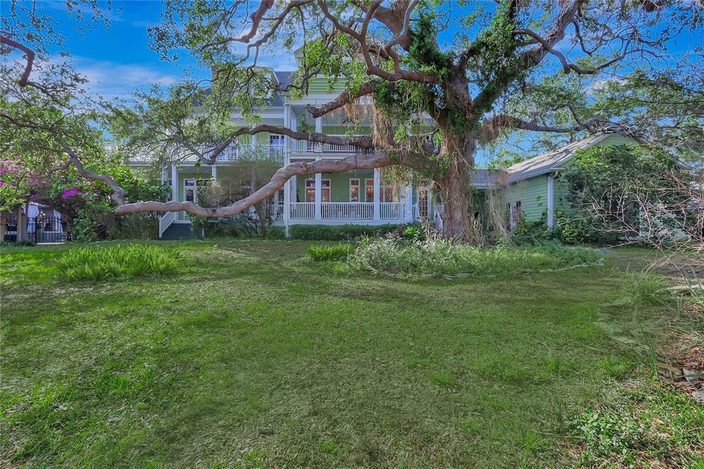 Tampa, Florida, 33611, United States, 5 Bedrooms Bedrooms, ,7 BathroomsBathrooms,Residential,For Sale,1988340