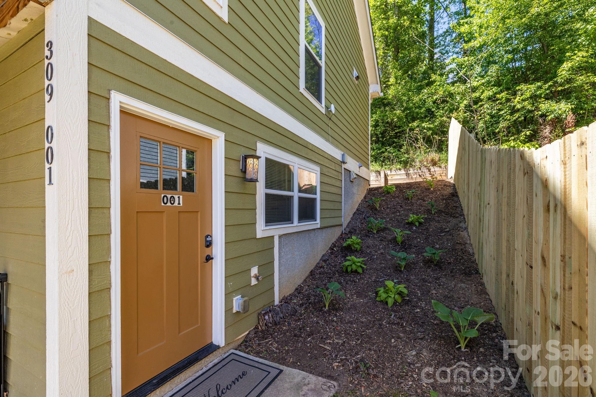 Asheville, North Carolina, 28803, United States, 5 Bedrooms Bedrooms, ,3 BathroomsBathrooms,Residential,For Sale,2025391