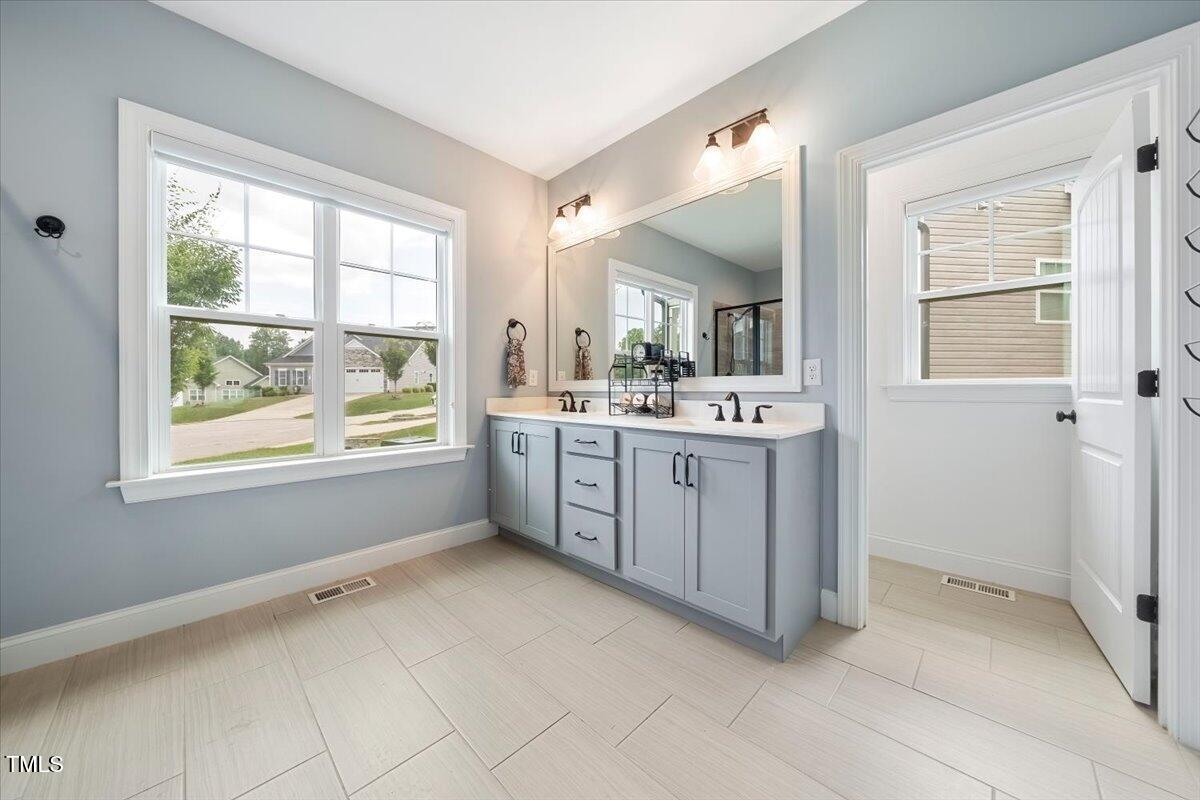 Youngsville, North Carolina, 27596, United States, 4 Bedrooms Bedrooms, ,3 BathroomsBathrooms,Residential,For Sale,1973877