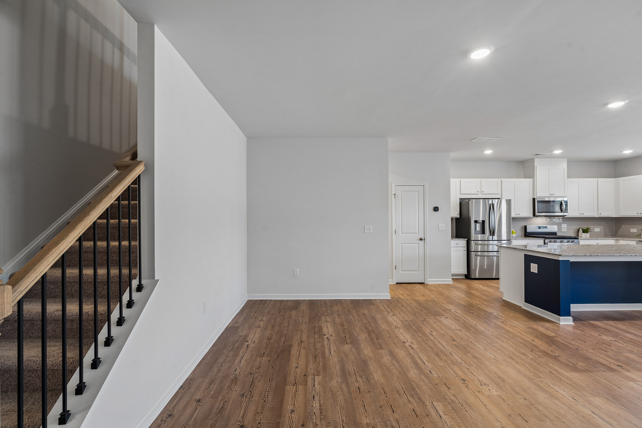  Spacious Living and Upgraded Finishes at Logan Point - 物件實景