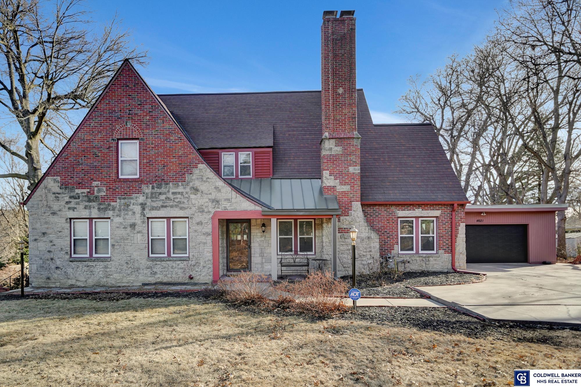 Lincoln, Nebraska, 68510, United States, 6 Bedrooms Bedrooms, ,2 BathroomsBathrooms,Residential,For Sale,1796246