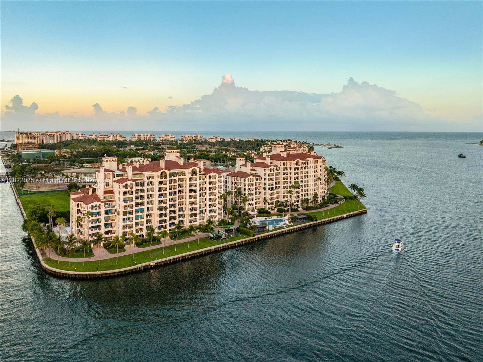 Miami Beach, Florida, 33109, United States, 4 Bedrooms Bedrooms, ,5 BathroomsBathrooms,Residential,For Sale,1858319