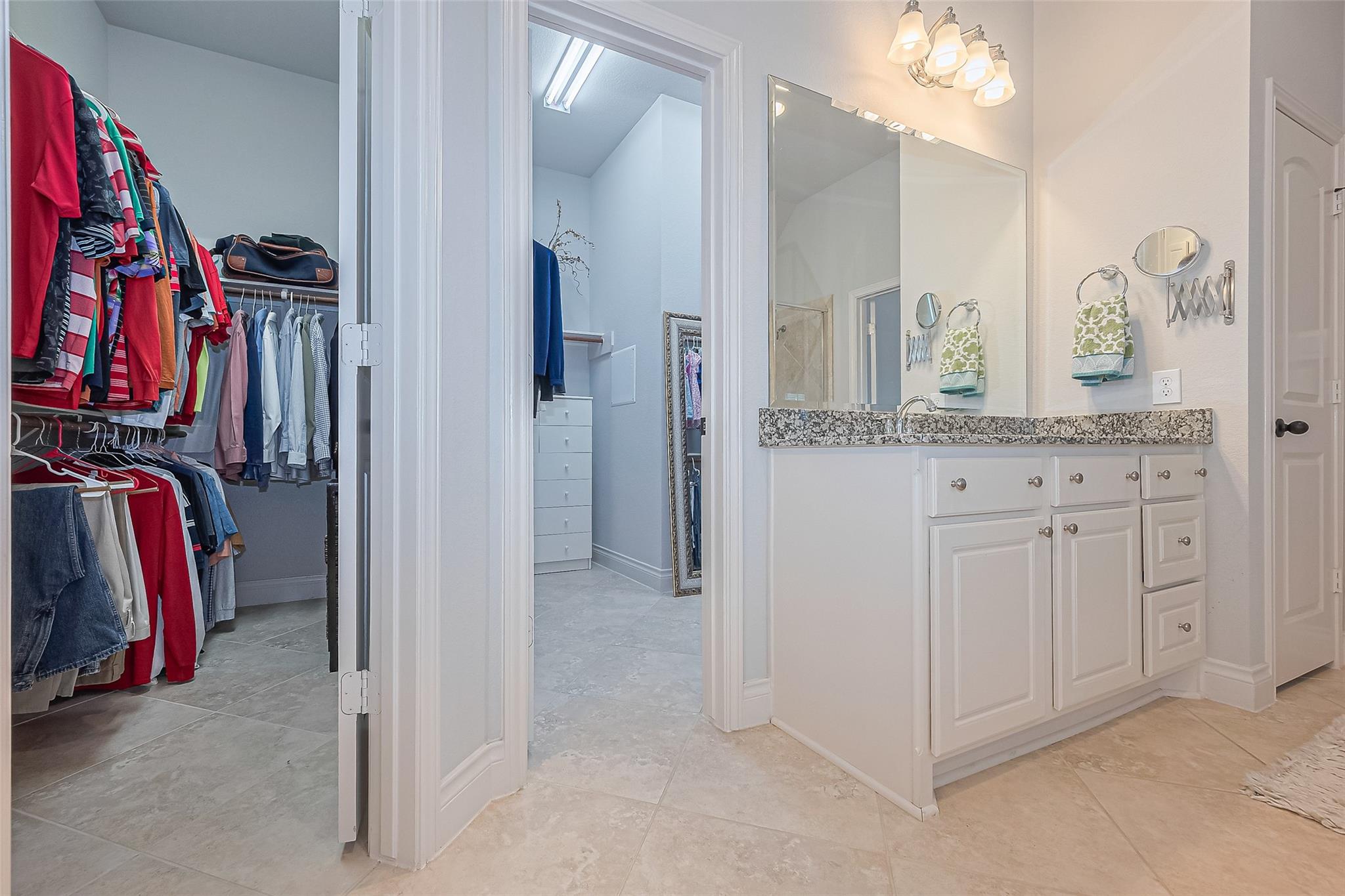 Katy, Texas, 77493, United States, 4 Bedrooms Bedrooms, ,4 BathroomsBathrooms,Residential,For Sale,1982754