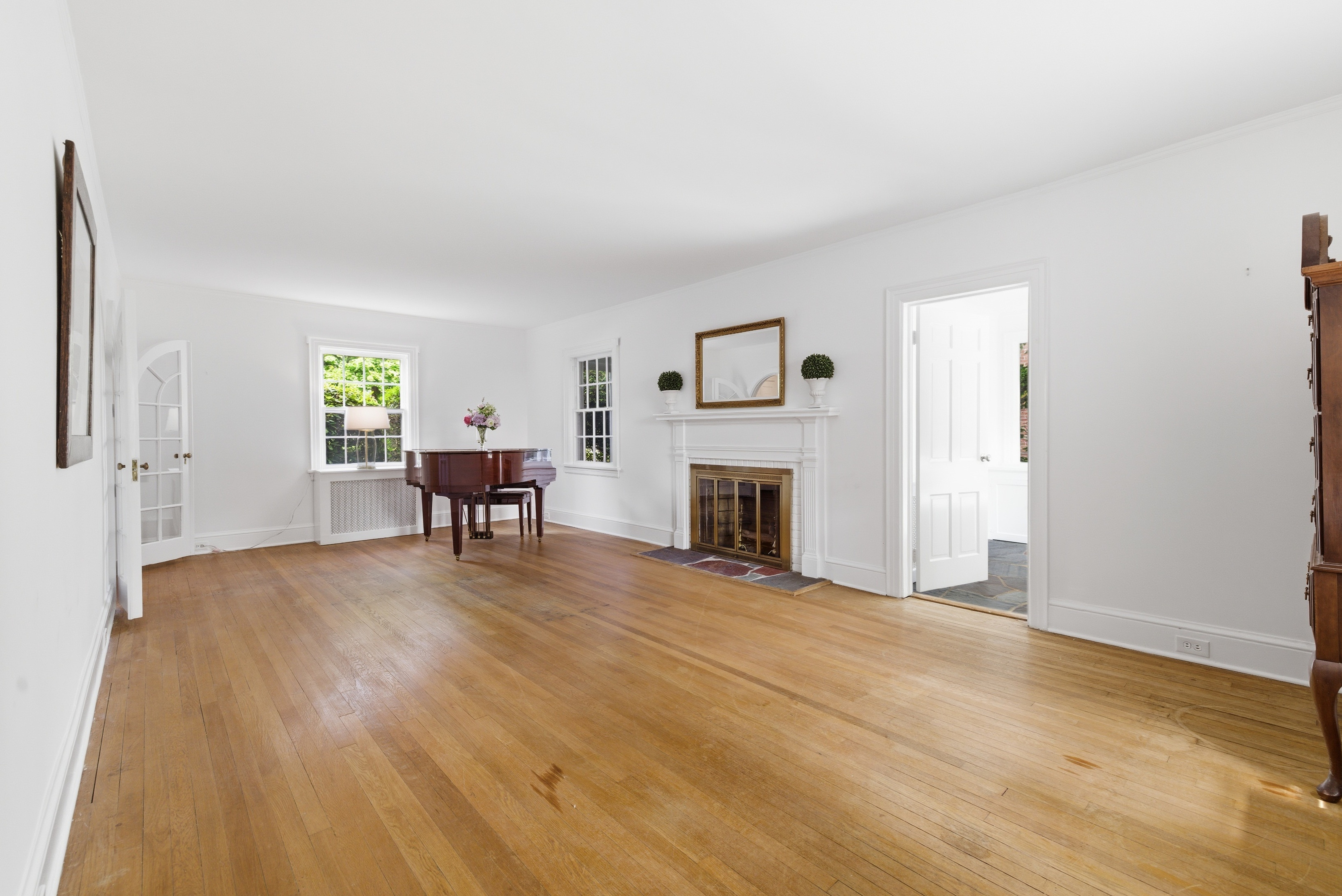  210 Demott Avenue, Rockville Centre, NY, 11570 - 物件實景