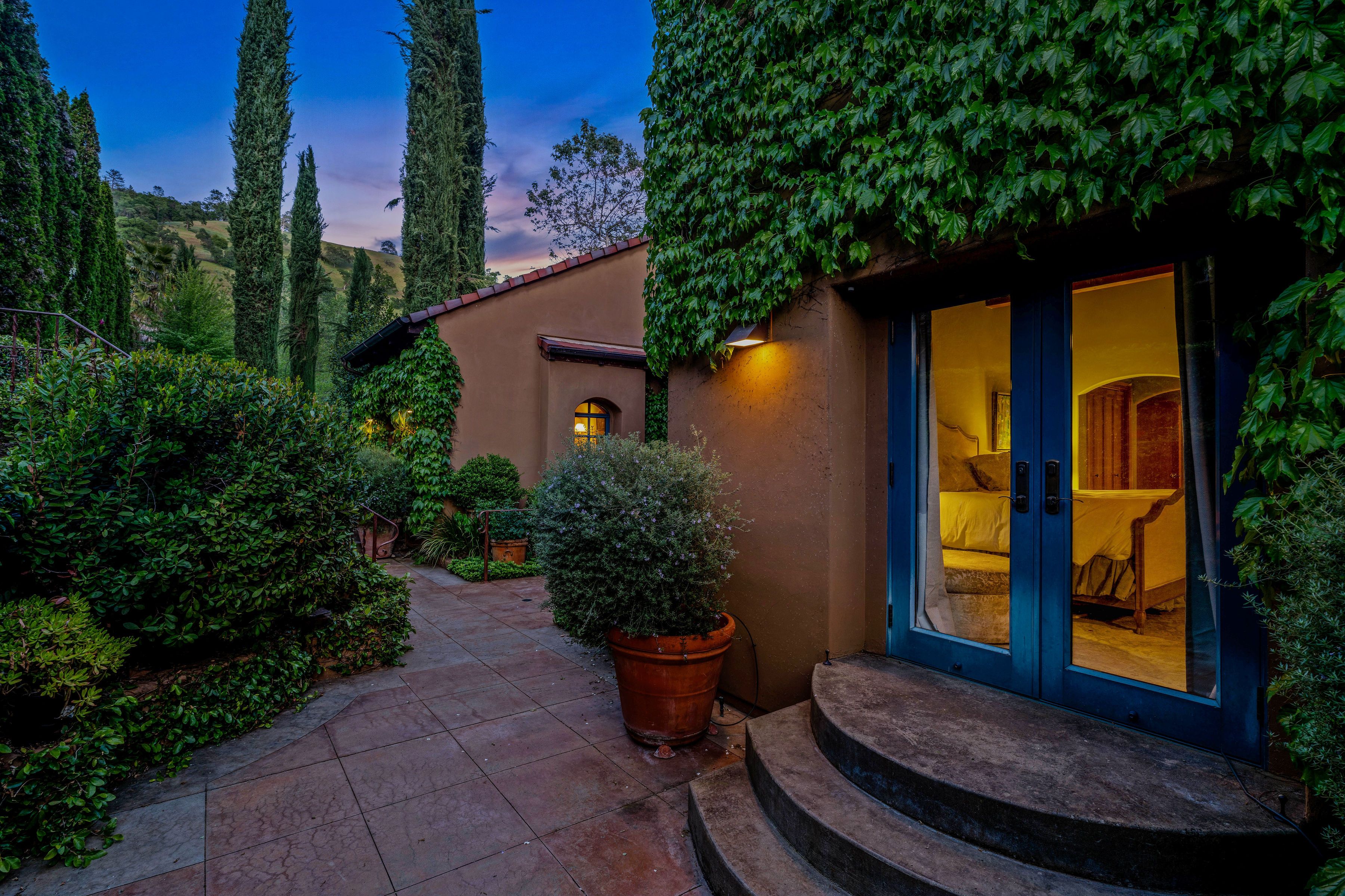  Horizon Canyon  Private 41-Acre Riverfront Estate Between Sacramento & Lake Tah - 物件實景
