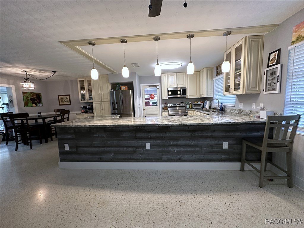 Crystal River, Florida, 34429, United States, 2 Bedrooms Bedrooms, ,4 BathroomsBathrooms,Residential,For Sale,2005515