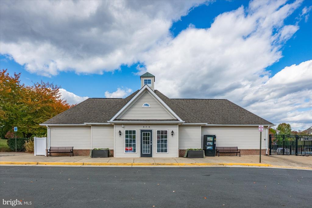 Leesburg, Virginia, 20175, United States, 5 Bedrooms Bedrooms, ,4 BathroomsBathrooms,Residential,For Sale,1987401