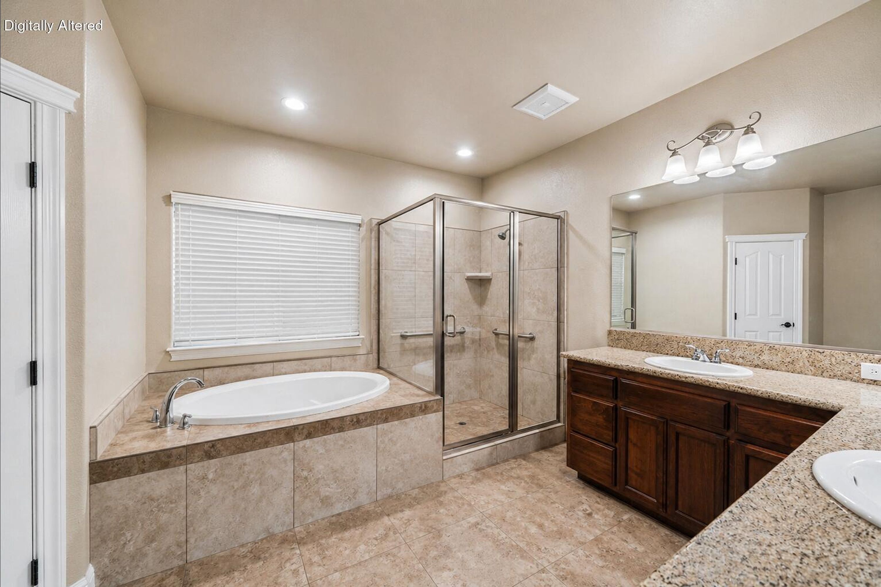  Beautiful Home In Highland Park Subdivision of Redding - 物件實景