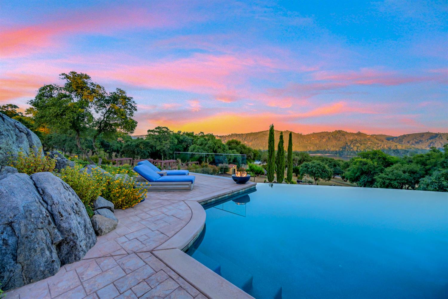 Loomis, California, 95650, United States, 6 Bedrooms Bedrooms, ,6 BathroomsBathrooms,Residential,For Sale,1908935