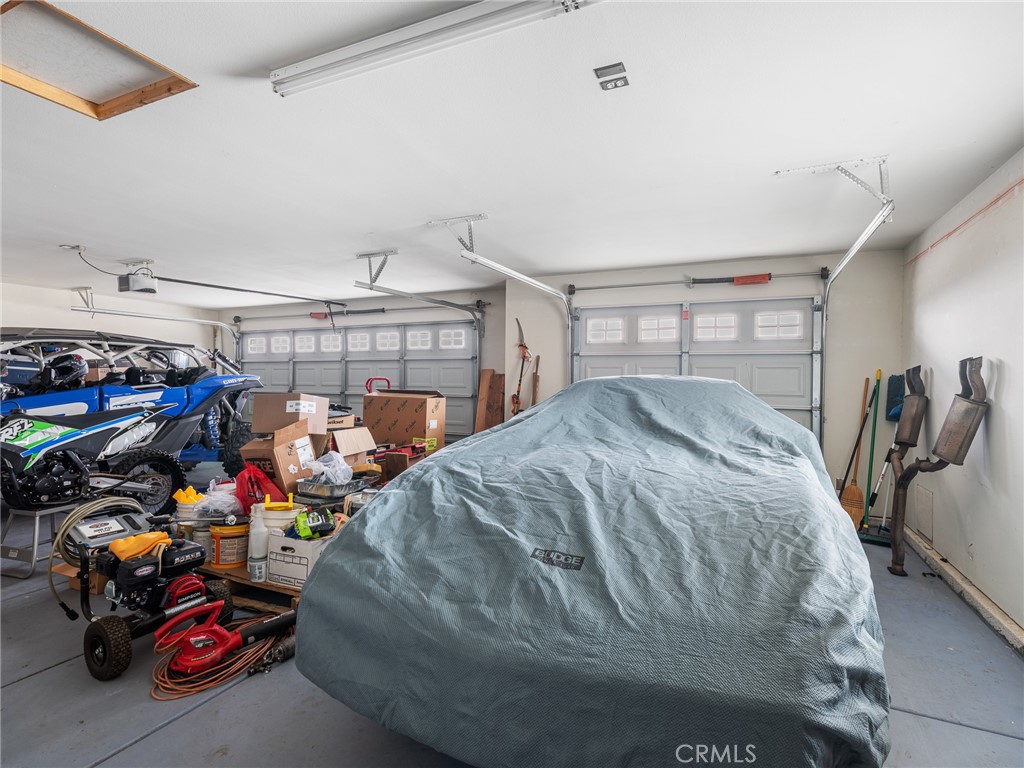 Pinon Hills, California, 92372, United States, 5 Bedrooms Bedrooms, ,3 BathroomsBathrooms,Residential,For Sale,1993354