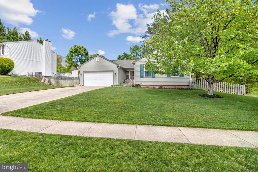 Burke, Virginia, 22015, United States, 3 Bedrooms Bedrooms, ,3 BathroomsBathrooms,Residential,For Sale,2049258