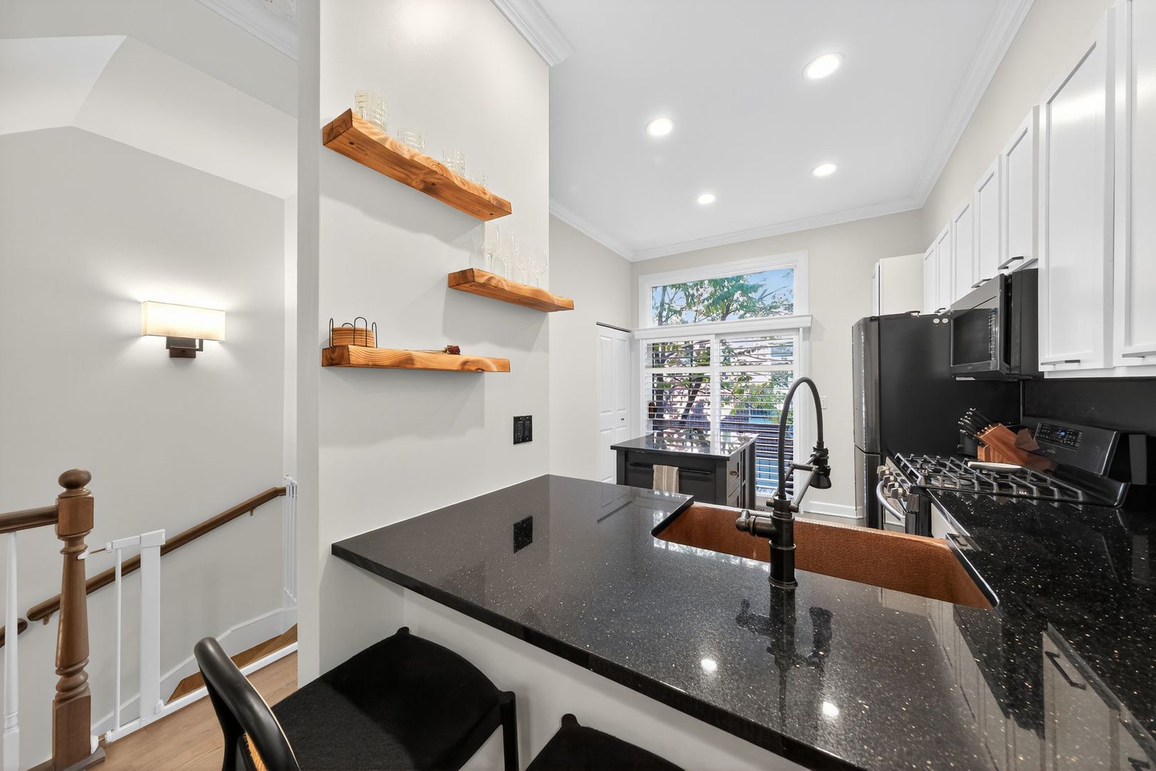 Chicago, Illinois, 60616, United States, 3 Bedrooms Bedrooms, ,3 BathroomsBathrooms,Residential,For Sale,1986457