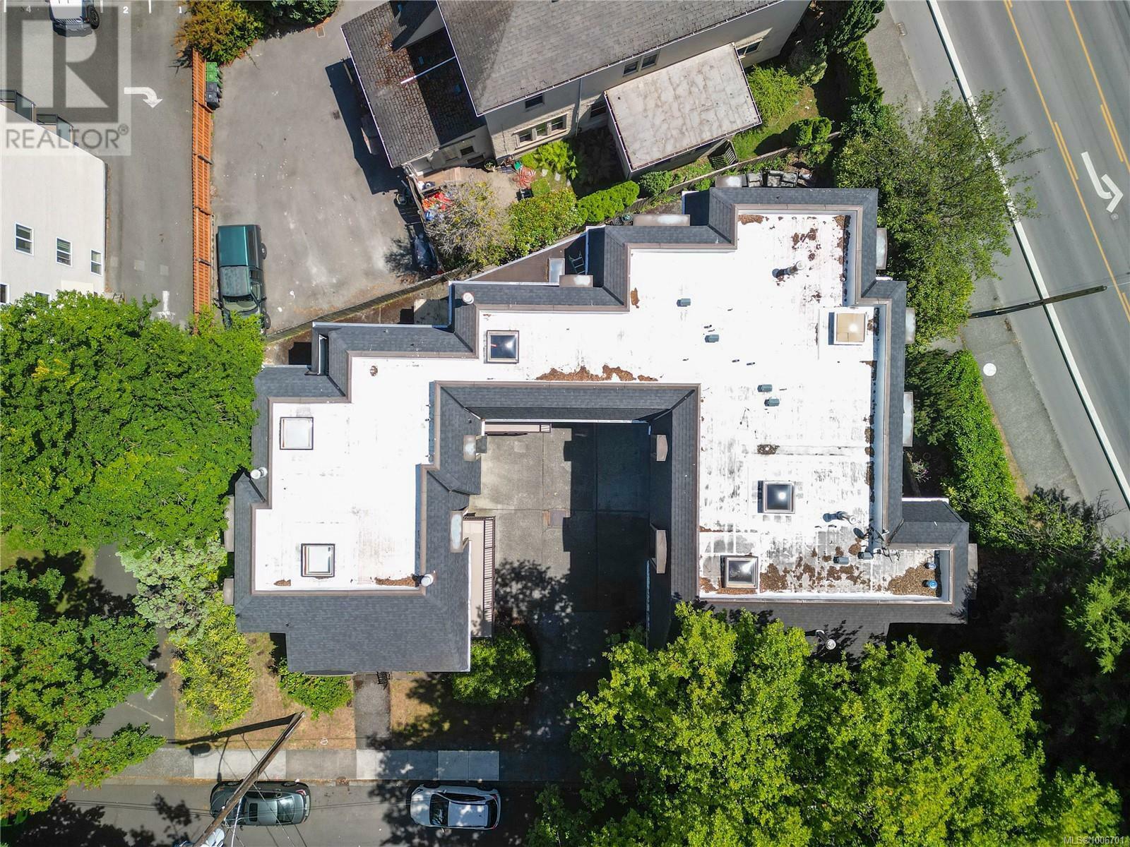 VICTORIA, British Columbia, V8S 1Z5, CA, 3 Bedrooms Bedrooms, ,2 BathroomsBathrooms,Residential,For Sale,1885281