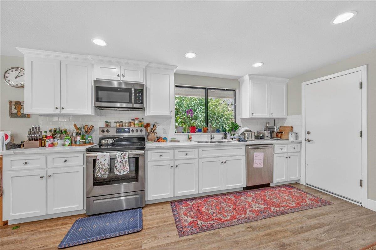 Fresno, California, 93730, United States, 3 Bedrooms Bedrooms, ,2 BathroomsBathrooms,Residential,For Sale,2042893